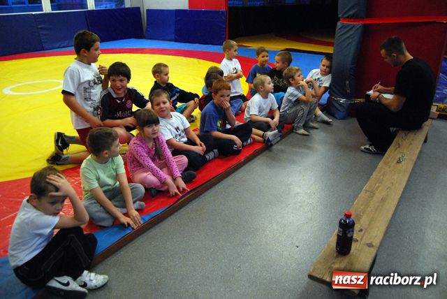 Zdjęcie w galerii na portalu naszraciborz.pl: Pierwsze kroki na macie wiadomości z regionu