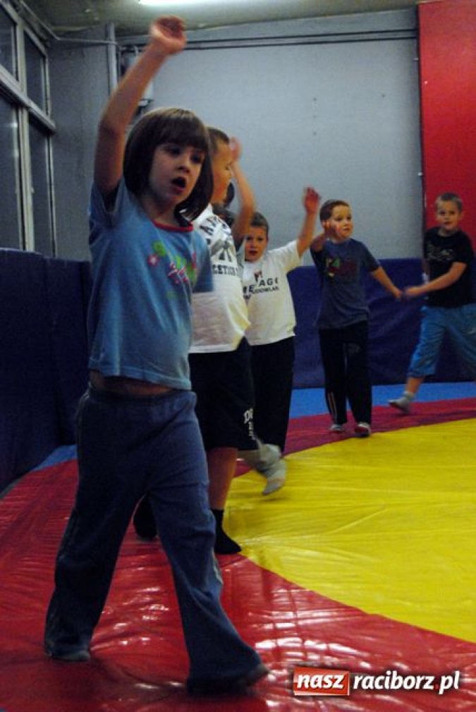 Zdjęcie w galerii na portalu naszraciborz.pl: Pierwsze kroki na macie wiadomości z regionu