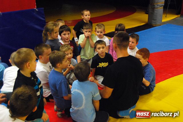 Zdjęcie w galerii na portalu naszraciborz.pl: Pierwsze kroki na macie wiadomości z regionu