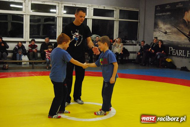 Zdjęcie w galerii na portalu naszraciborz.pl: Pierwsze kroki na macie wiadomości z regionu