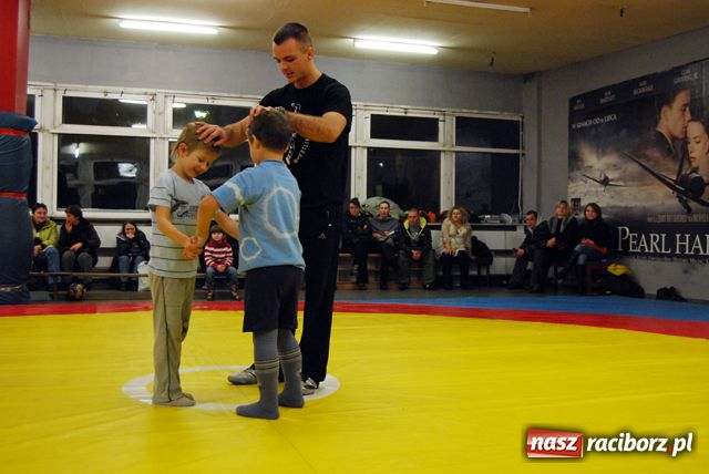 Zdjęcie w galerii na portalu naszraciborz.pl: Pierwsze kroki na macie wiadomości z regionu