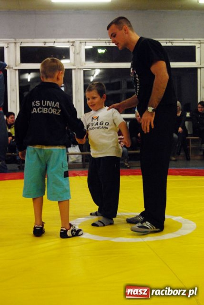 Zdjęcie w galerii na portalu naszraciborz.pl: Pierwsze kroki na macie wiadomości z regionu