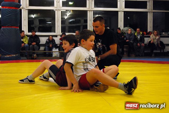 Zdjęcie w galerii na portalu naszraciborz.pl: Pierwsze kroki na macie wiadomości z regionu