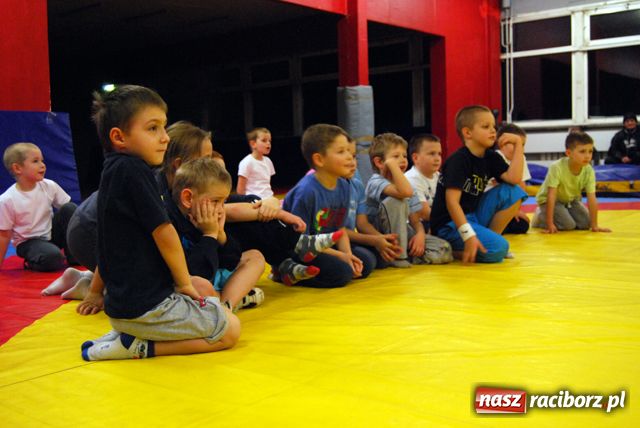 Zdjęcie w galerii na portalu naszraciborz.pl: Pierwsze kroki na macie wiadomości z regionu