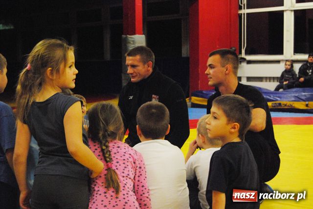 Zdjęcie w galerii na portalu naszraciborz.pl: Pierwsze kroki na macie wiadomości z regionu