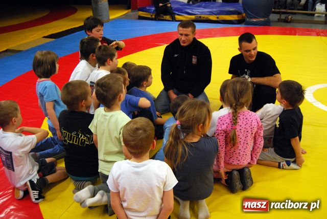 Zdjęcie w galerii na portalu naszraciborz.pl: Pierwsze kroki na macie wiadomości z regionu