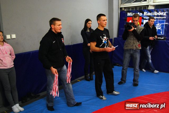 Zdjęcie w galerii na portalu naszraciborz.pl: Pierwsze kroki na macie wiadomości z regionu