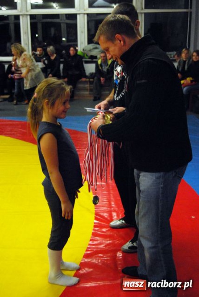 Zdjęcie w galerii na portalu naszraciborz.pl: Pierwsze kroki na macie wiadomości z regionu