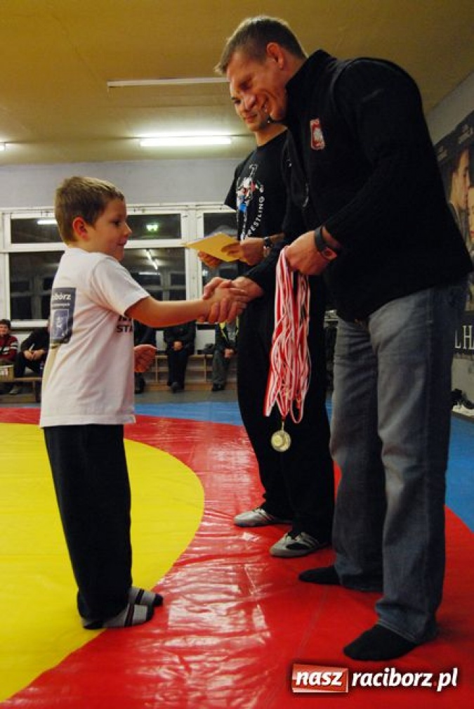 Zdjęcie w galerii na portalu naszraciborz.pl: Pierwsze kroki na macie wiadomości z regionu