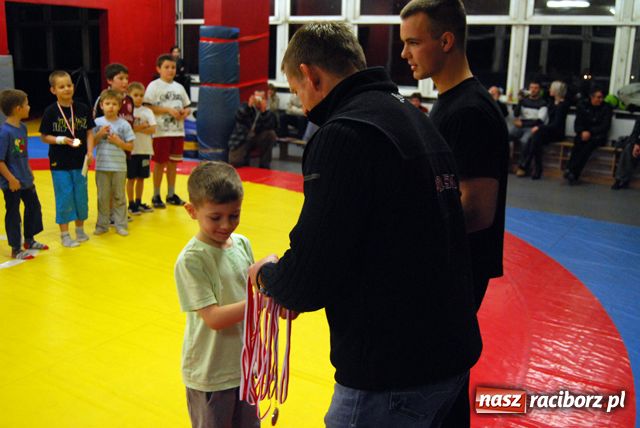 Zdjęcie w galerii na portalu naszraciborz.pl: Pierwsze kroki na macie wiadomości z regionu