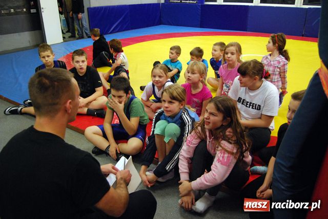 Zdjęcie w galerii na portalu naszraciborz.pl: Pierwsze kroki na macie wiadomości z regionu