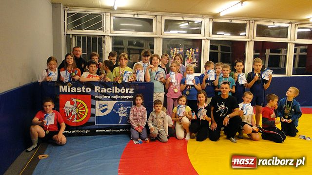 Zdjęcie w galerii na portalu naszraciborz.pl: Pierwsze kroki na macie wiadomości z regionu