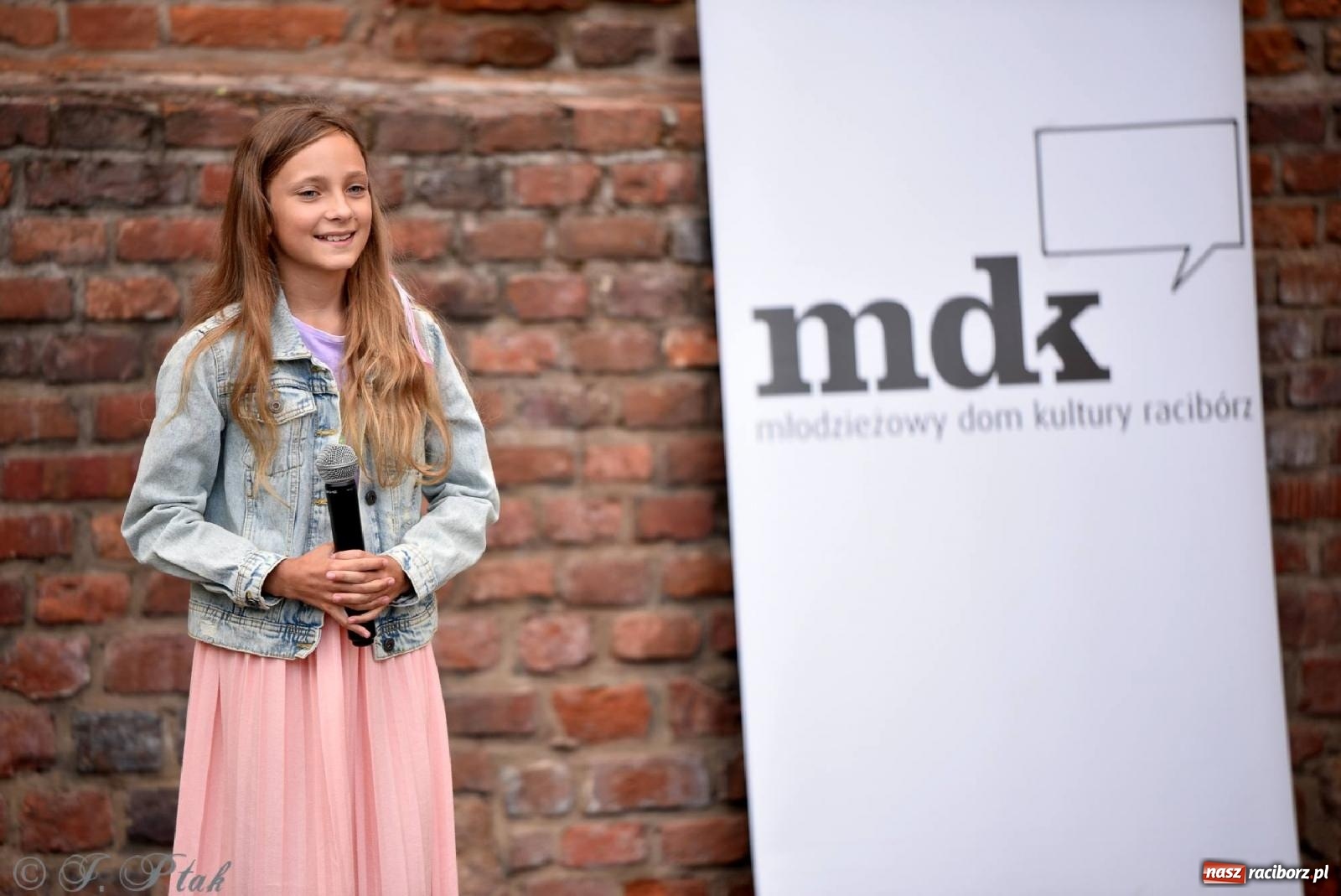 Zdjęcie w galerii na portalu naszraciborz.pl: Wokaliści Czwartej Ściany w koncercie na zamku wiadomości z regionu