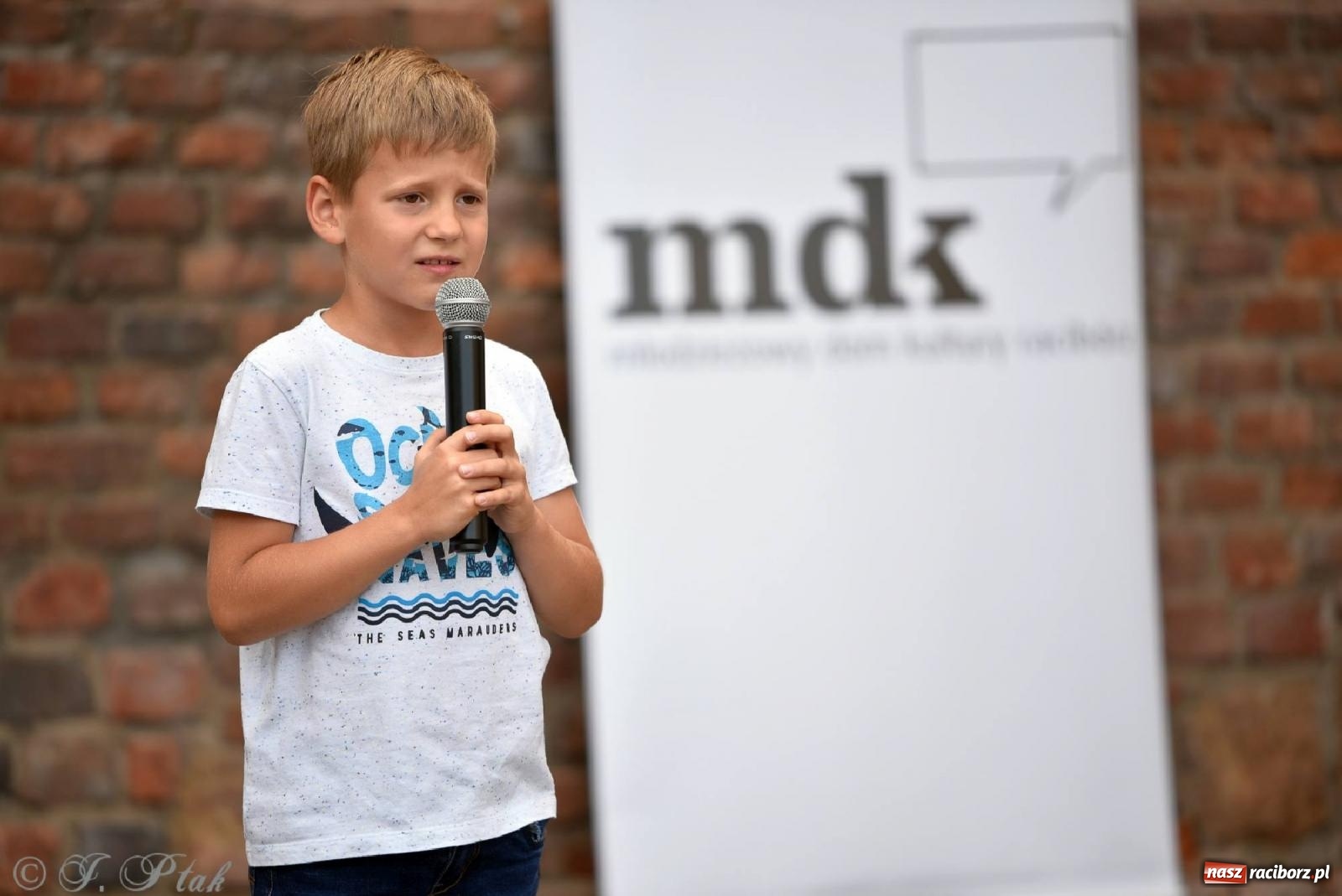 Zdjęcie w galerii na portalu naszraciborz.pl: Wokaliści Czwartej Ściany w koncercie na zamku wiadomości z regionu