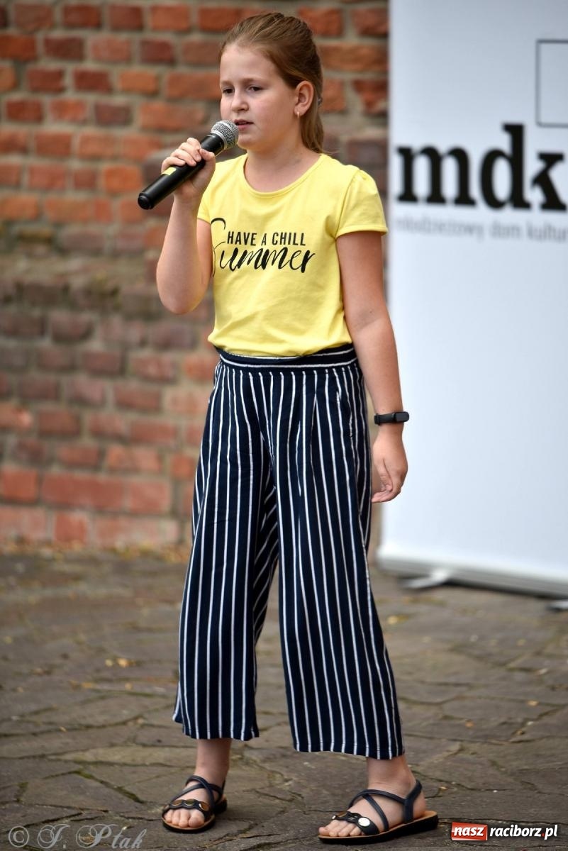 Zdjęcie w galerii na portalu naszraciborz.pl: Wokaliści Czwartej Ściany w koncercie na zamku wiadomości z regionu