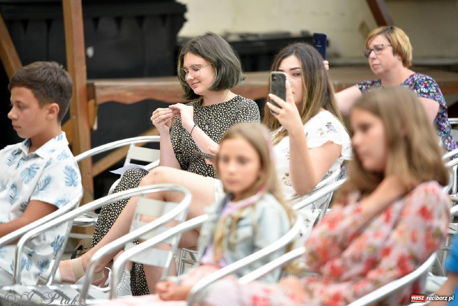 Zdjęcie w galerii na portalu naszraciborz.pl: Wokaliści Czwartej Ściany w koncercie na zamku wiadomości z regionu