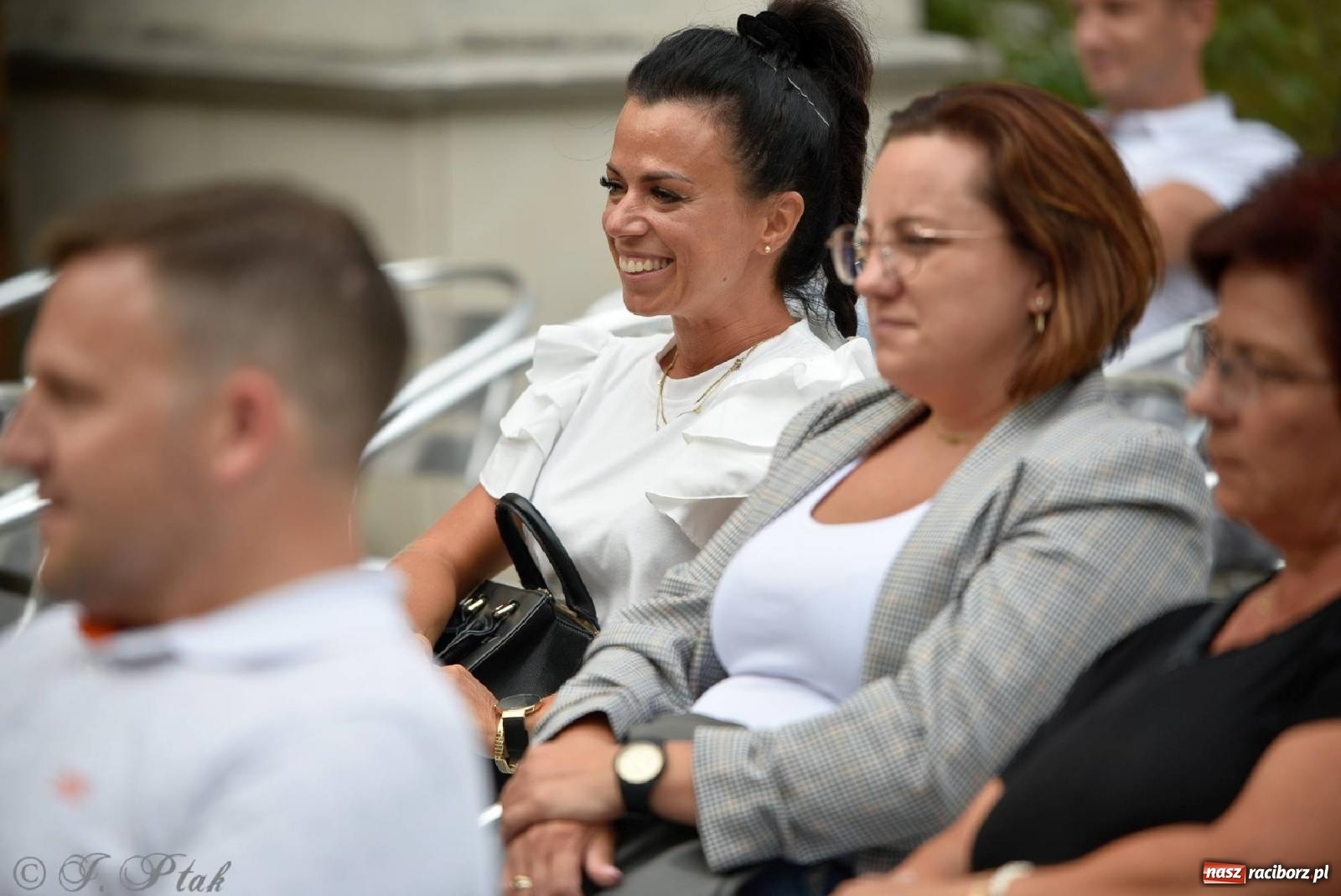 Zdjęcie w galerii na portalu naszraciborz.pl: Wokaliści Czwartej Ściany w koncercie na zamku wiadomości z regionu