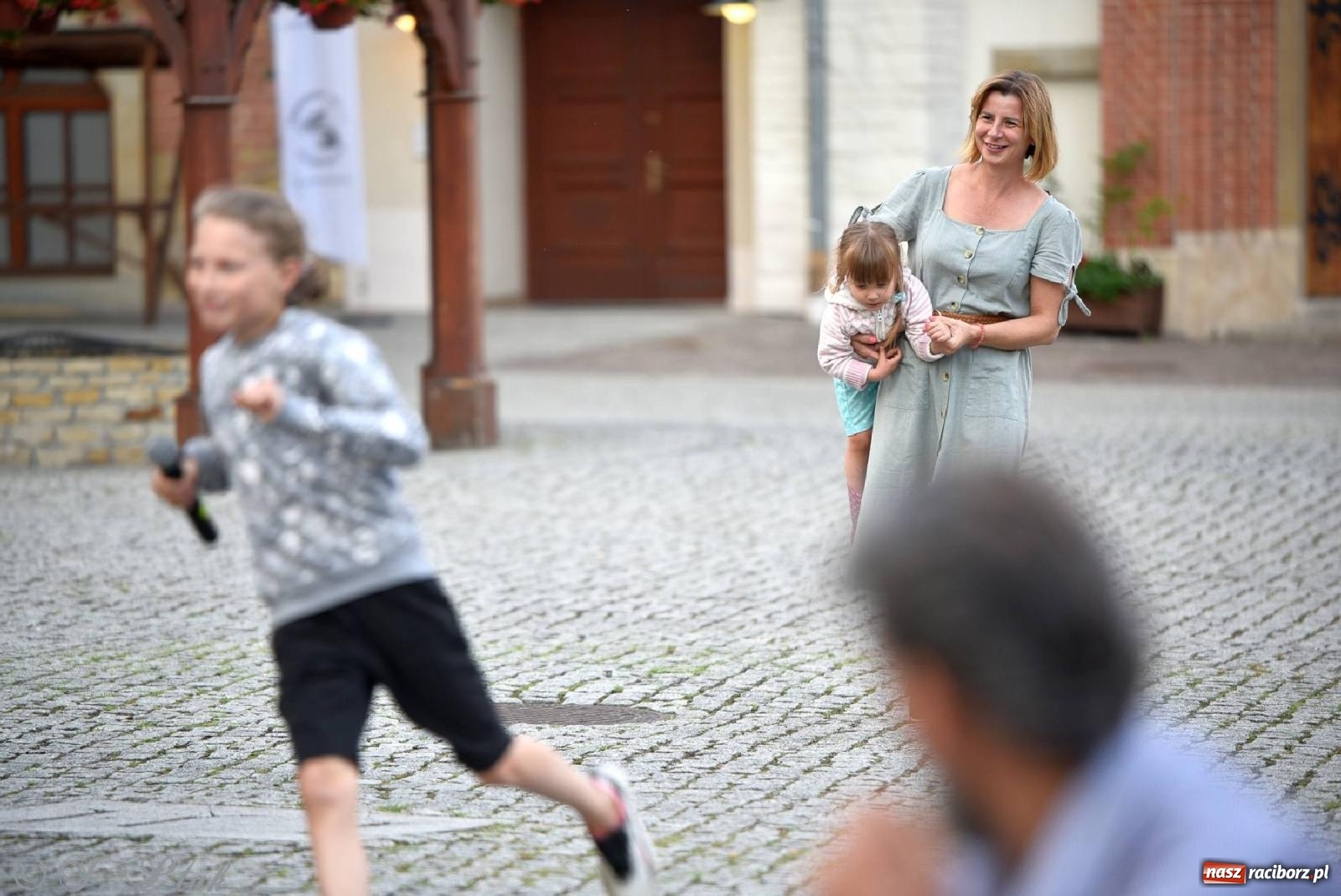 Zdjęcie w galerii na portalu naszraciborz.pl: Wokaliści Czwartej Ściany w koncercie na zamku wiadomości z regionu