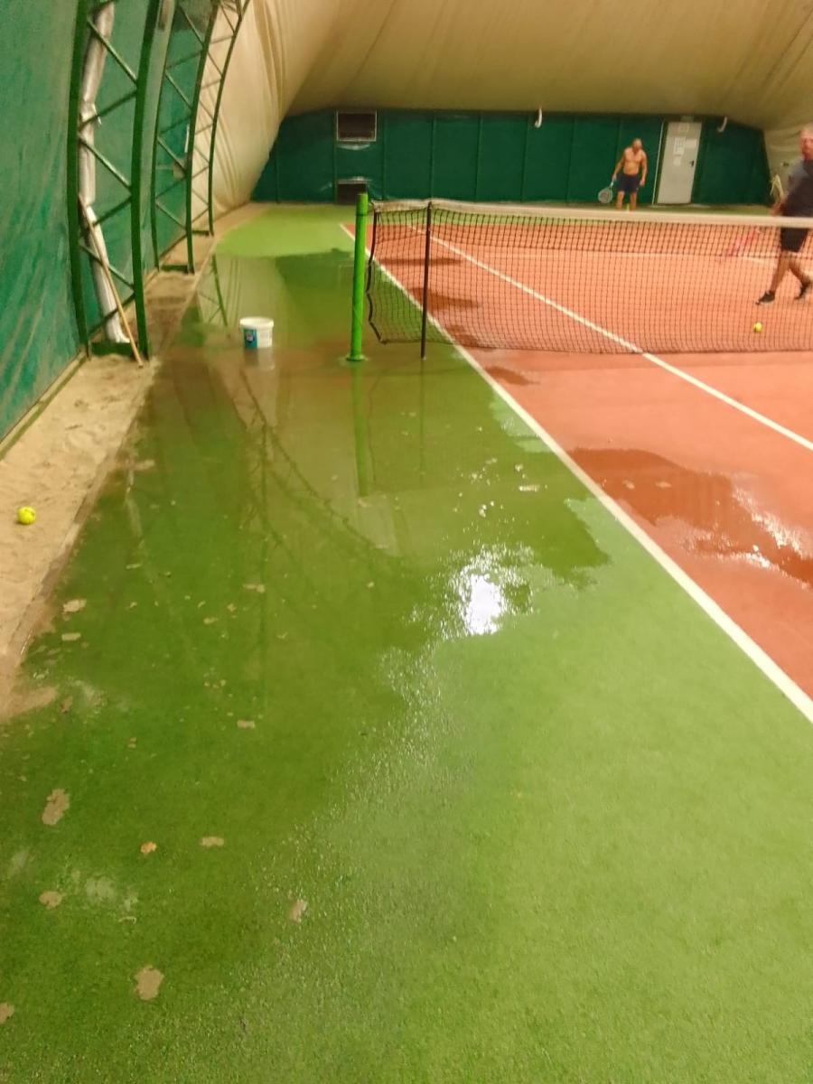 Zdjęcie w galerii na portalu naszraciborz.pl: List do redakcji: Stan techniczny tego kortu to skandal! wiadomości z regionu