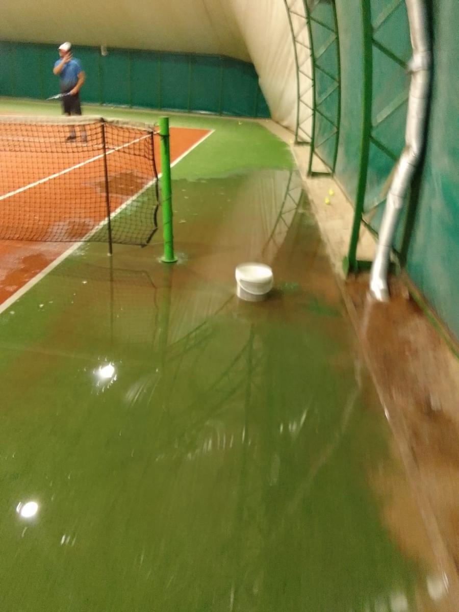 Zdjęcie w galerii na portalu naszraciborz.pl: List do redakcji: Stan techniczny tego kortu to skandal! wiadomości z regionu