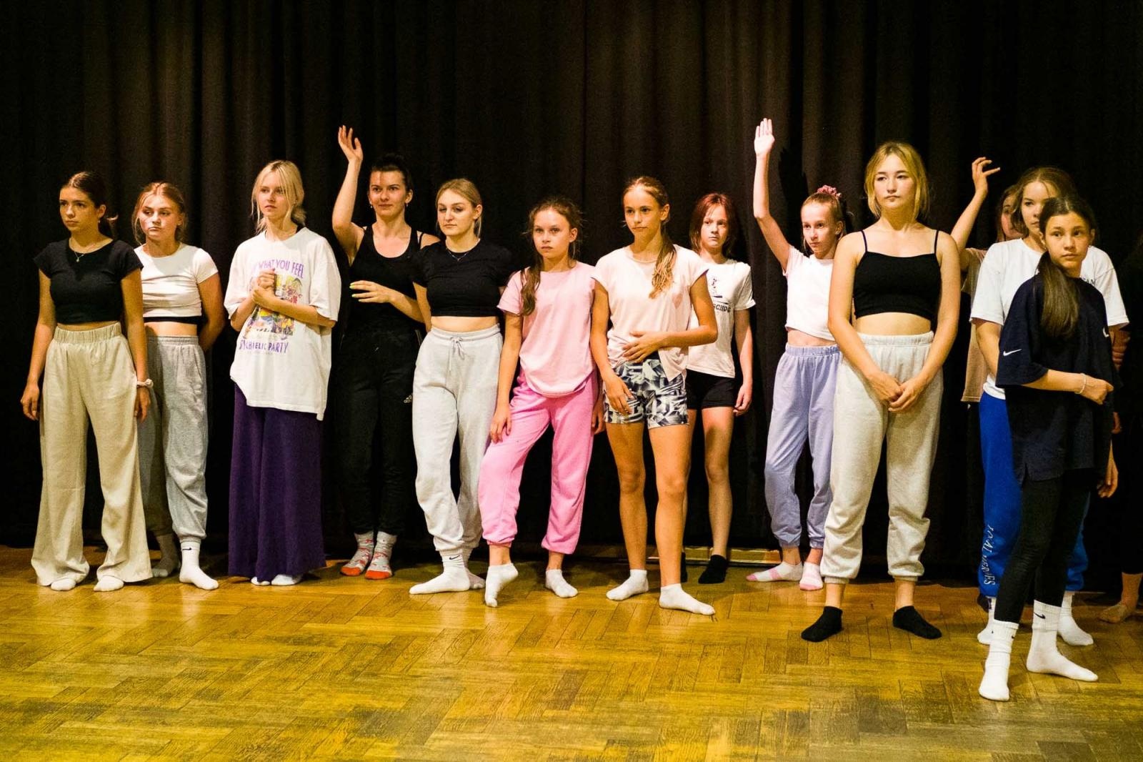 Zdjęcie w galerii na portalu naszraciborz.pl: Kolory życia. Dwudniowe polsko-czeskie warsztaty taneczne w RCK [FOTO] wiadomości z regionu