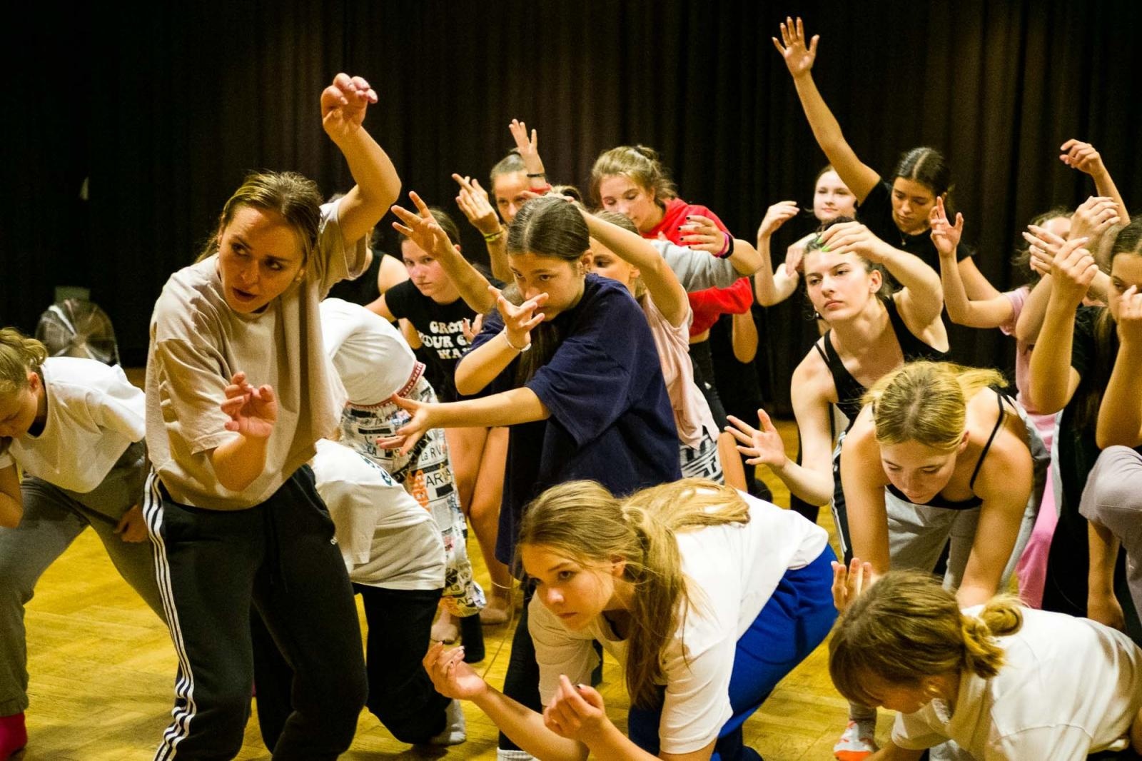Zdjęcie w galerii na portalu naszraciborz.pl: Kolory życia. Dwudniowe polsko-czeskie warsztaty taneczne w RCK [FOTO] wiadomości z regionu