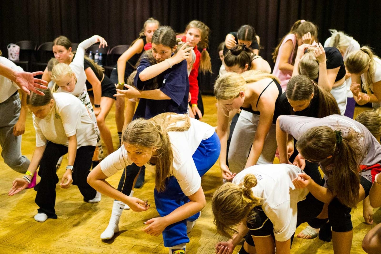 Zdjęcie w galerii na portalu naszraciborz.pl: Kolory życia. Dwudniowe polsko-czeskie warsztaty taneczne w RCK [FOTO] wiadomości z regionu