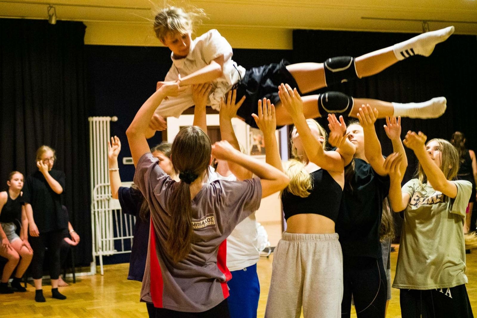 Zdjęcie w galerii na portalu naszraciborz.pl: Kolory życia. Dwudniowe polsko-czeskie warsztaty taneczne w RCK [FOTO] wiadomości z regionu