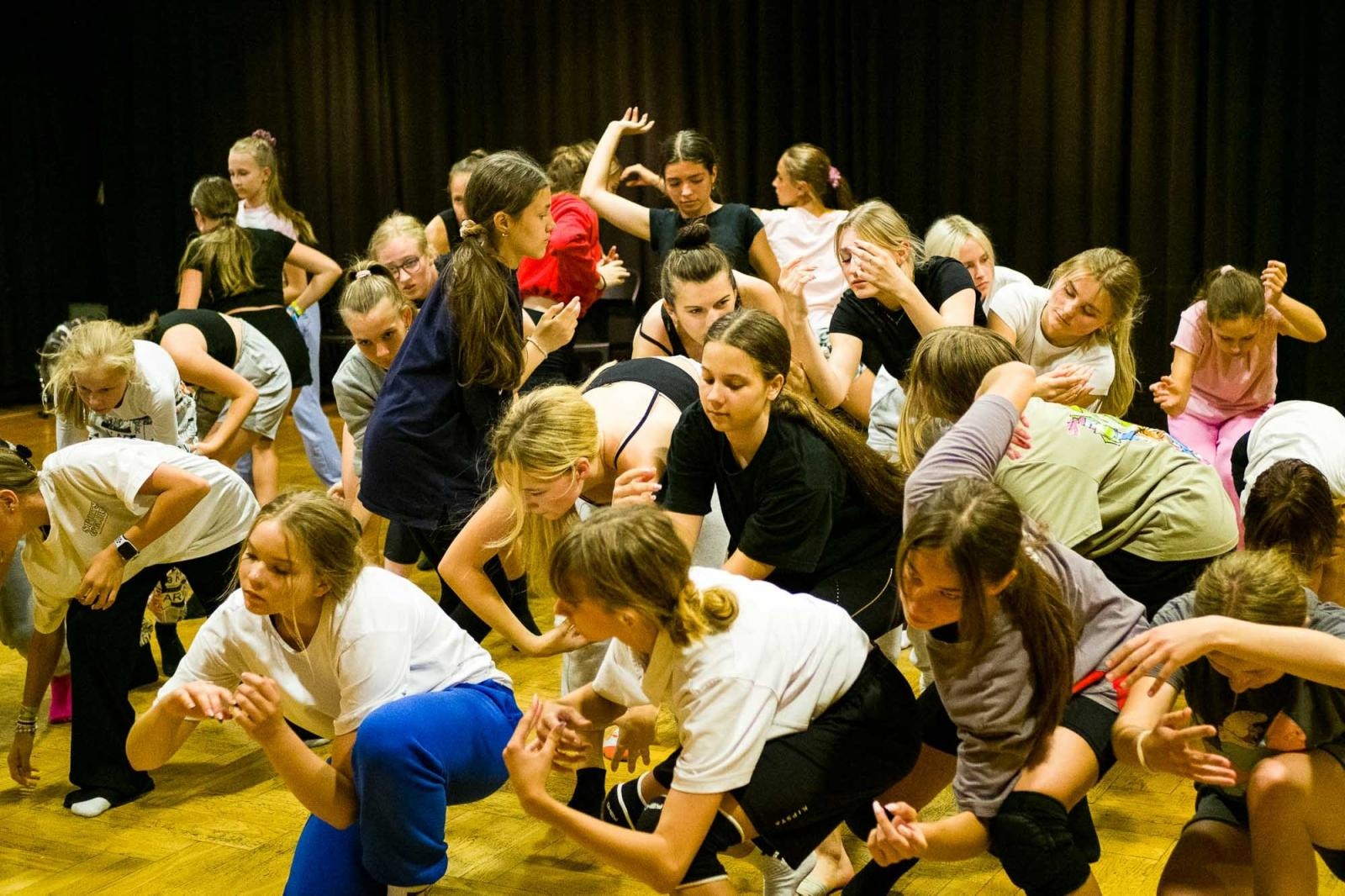 Zdjęcie w galerii na portalu naszraciborz.pl: Kolory życia. Dwudniowe polsko-czeskie warsztaty taneczne w RCK [FOTO] wiadomości z regionu