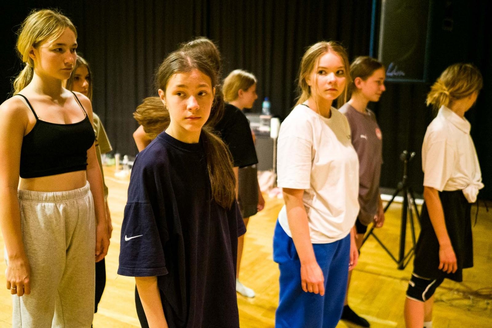 Zdjęcie w galerii na portalu naszraciborz.pl: Kolory życia. Dwudniowe polsko-czeskie warsztaty taneczne w RCK [FOTO] wiadomości z regionu