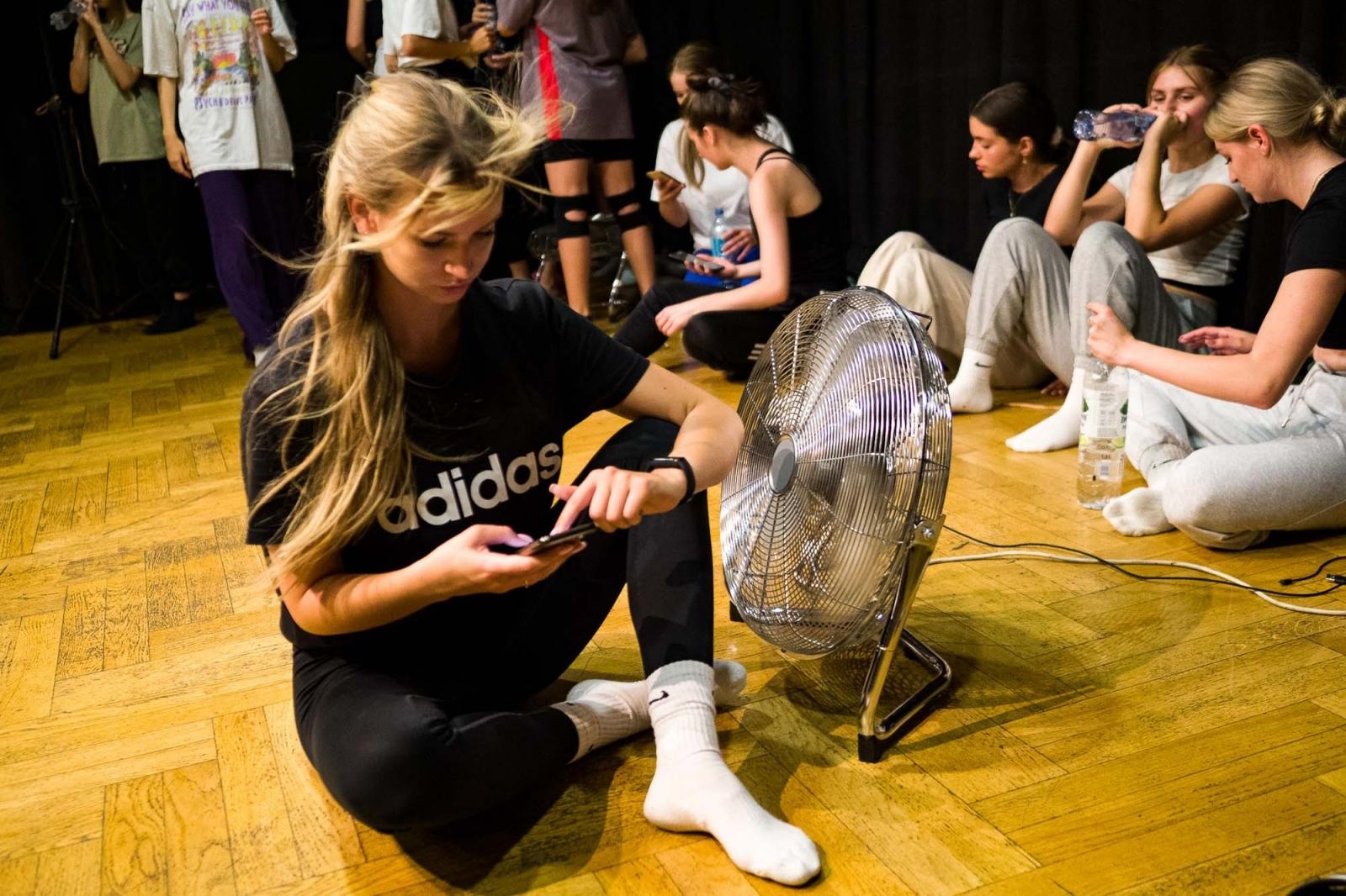 Zdjęcie w galerii na portalu naszraciborz.pl: Kolory życia. Dwudniowe polsko-czeskie warsztaty taneczne w RCK [FOTO] wiadomości z regionu