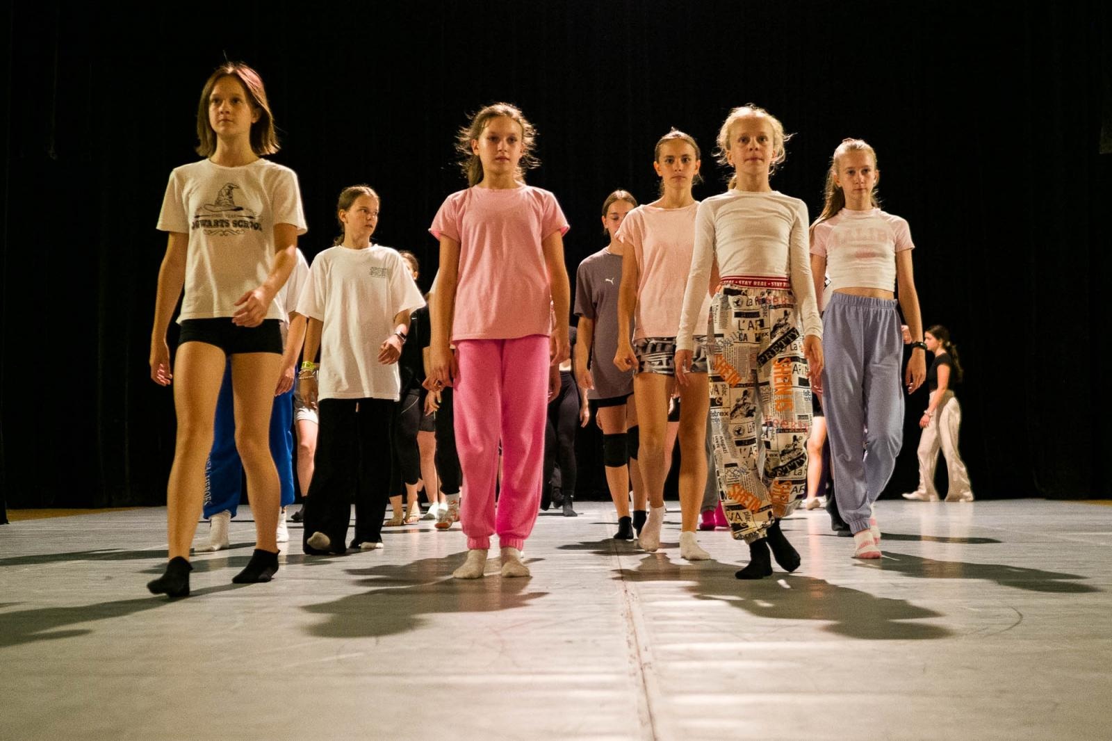 Zdjęcie w galerii na portalu naszraciborz.pl: Kolory życia. Dwudniowe polsko-czeskie warsztaty taneczne w RCK [FOTO] wiadomości z regionu