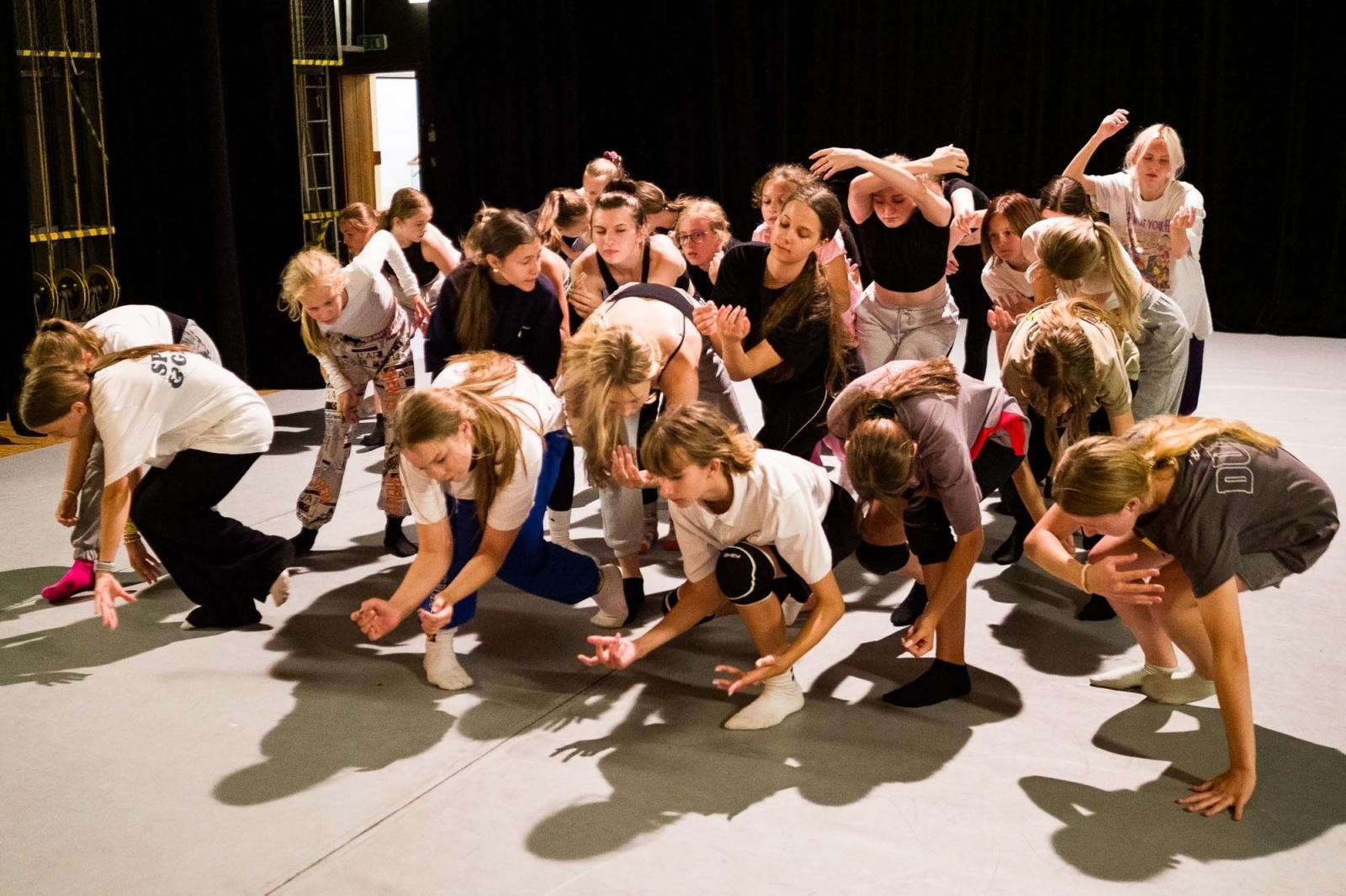 Zdjęcie w galerii na portalu naszraciborz.pl: Kolory życia. Dwudniowe polsko-czeskie warsztaty taneczne w RCK [FOTO] wiadomości z regionu