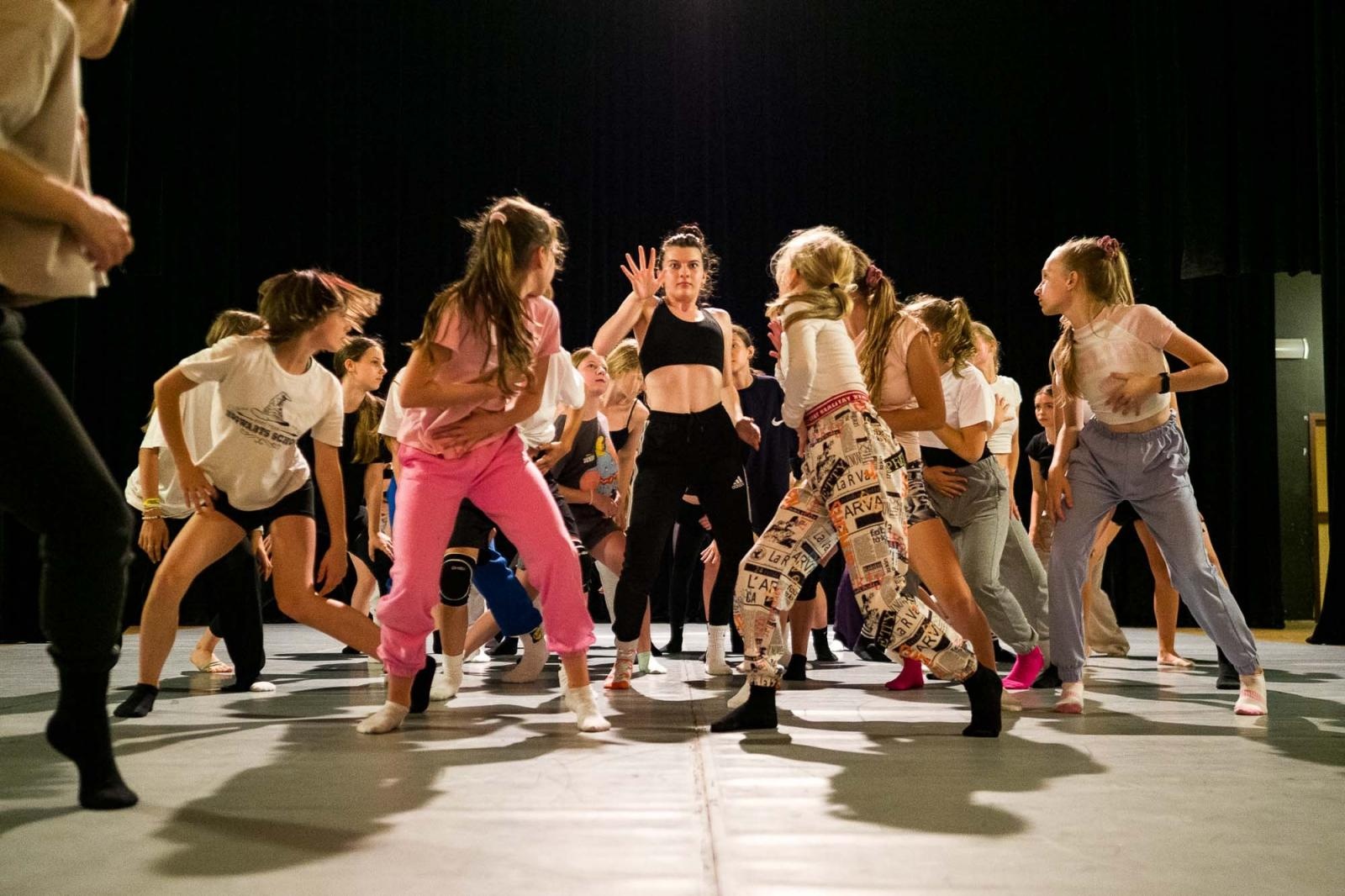 Zdjęcie w galerii na portalu naszraciborz.pl: Kolory życia. Dwudniowe polsko-czeskie warsztaty taneczne w RCK [FOTO] wiadomości z regionu