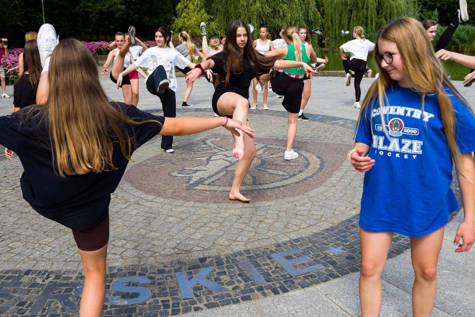 Zdjęcie w galerii na portalu naszraciborz.pl: Kolory życia. Dwudniowe polsko-czeskie warsztaty taneczne w RCK [FOTO] wiadomości z regionu