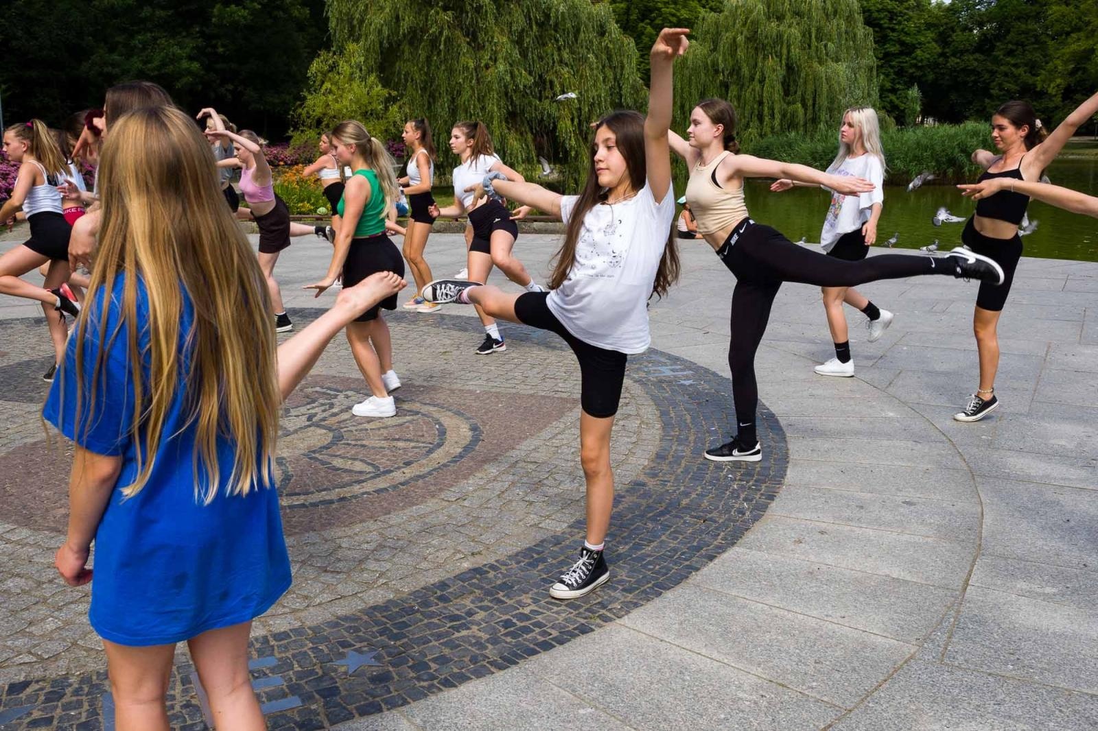 Zdjęcie w galerii na portalu naszraciborz.pl: Kolory życia. Dwudniowe polsko-czeskie warsztaty taneczne w RCK [FOTO] wiadomości z regionu