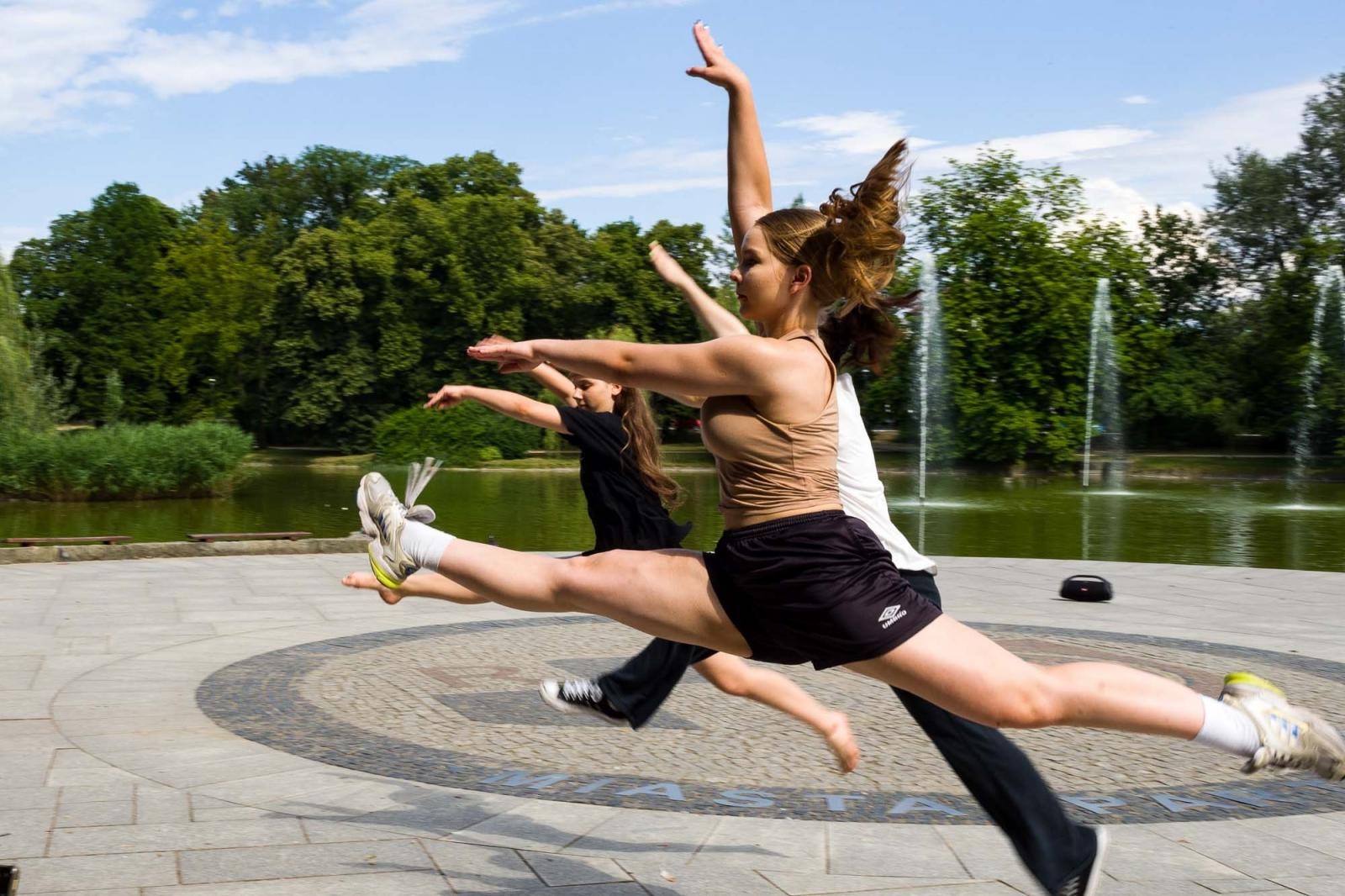 Zdjęcie w galerii na portalu naszraciborz.pl: Kolory życia. Dwudniowe polsko-czeskie warsztaty taneczne w RCK [FOTO] wiadomości z regionu