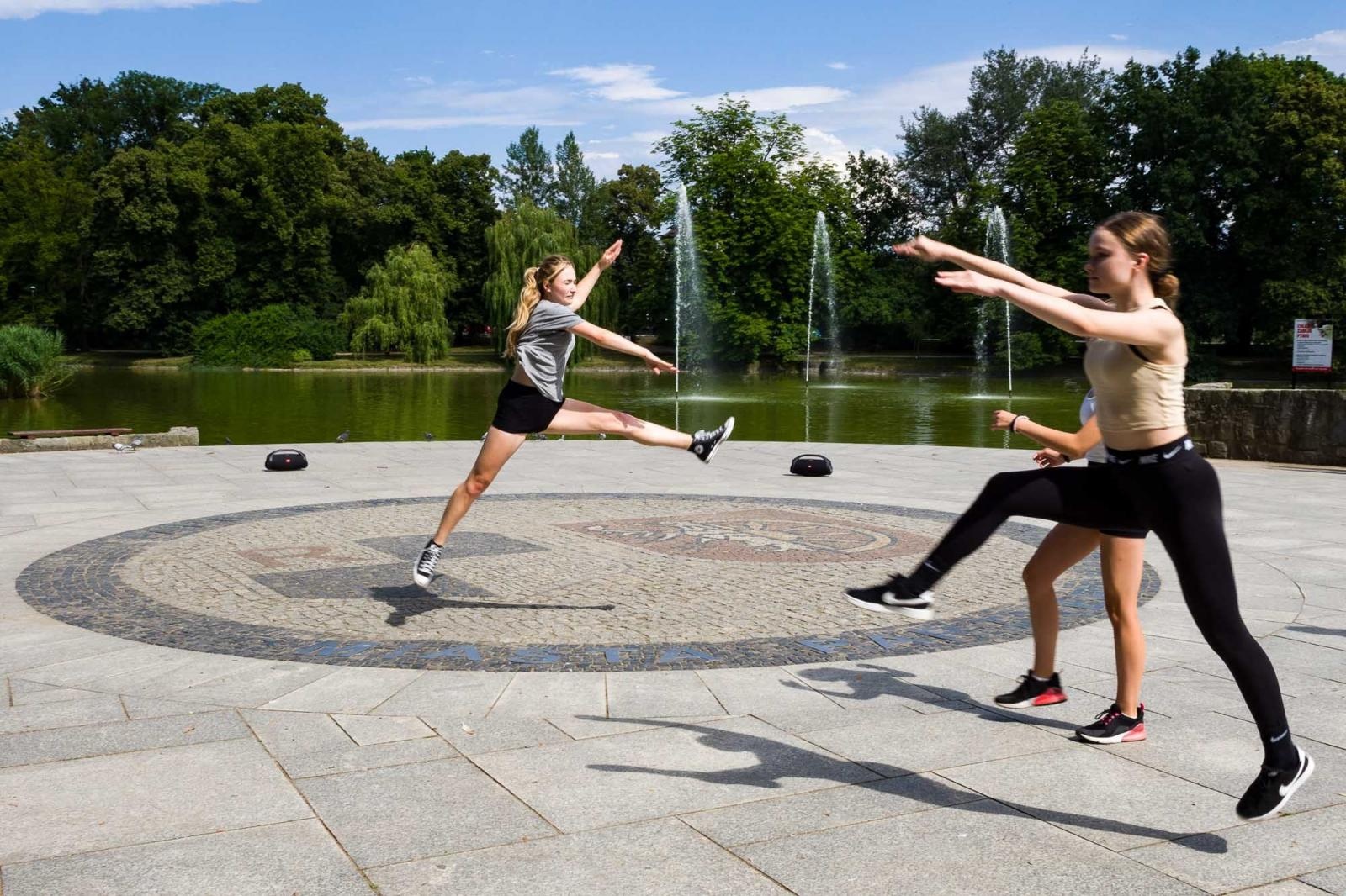 Zdjęcie w galerii na portalu naszraciborz.pl: Kolory życia. Dwudniowe polsko-czeskie warsztaty taneczne w RCK [FOTO] wiadomości z regionu