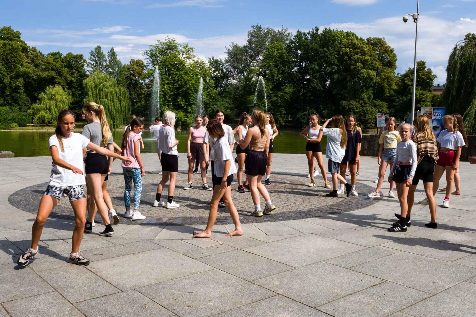 Zdjęcie w galerii na portalu naszraciborz.pl: Kolory życia. Dwudniowe polsko-czeskie warsztaty taneczne w RCK [FOTO] wiadomości z regionu