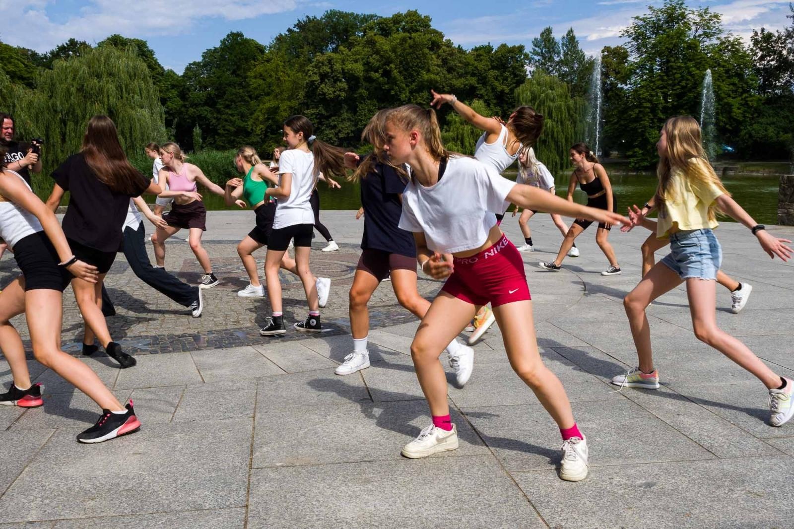 Zdjęcie w galerii na portalu naszraciborz.pl: Kolory życia. Dwudniowe polsko-czeskie warsztaty taneczne w RCK [FOTO] wiadomości z regionu