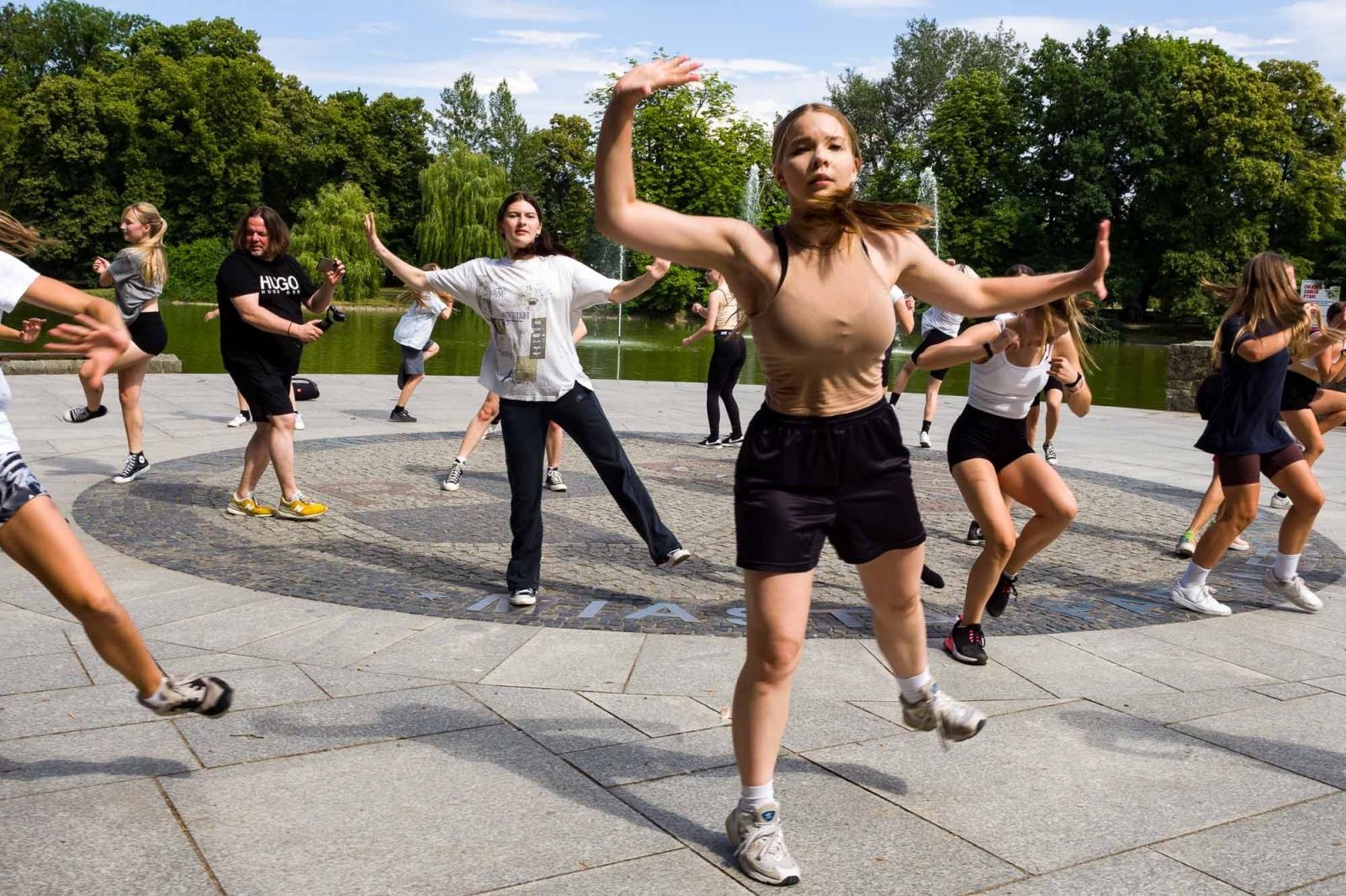 Zdjęcie w galerii na portalu naszraciborz.pl: Kolory życia. Dwudniowe polsko-czeskie warsztaty taneczne w RCK [FOTO] wiadomości z regionu
