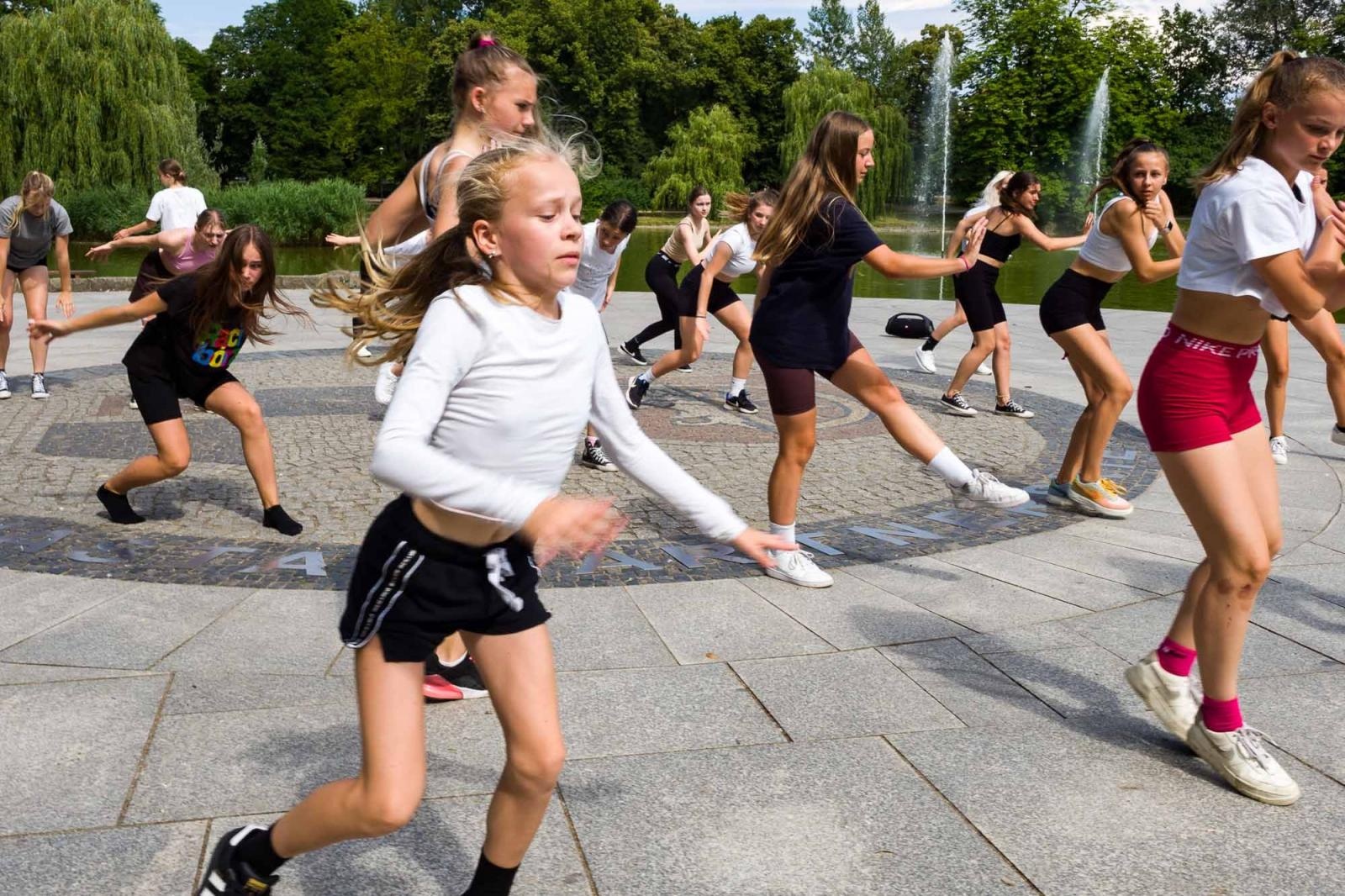 Zdjęcie w galerii na portalu naszraciborz.pl: Kolory życia. Dwudniowe polsko-czeskie warsztaty taneczne w RCK [FOTO] wiadomości z regionu