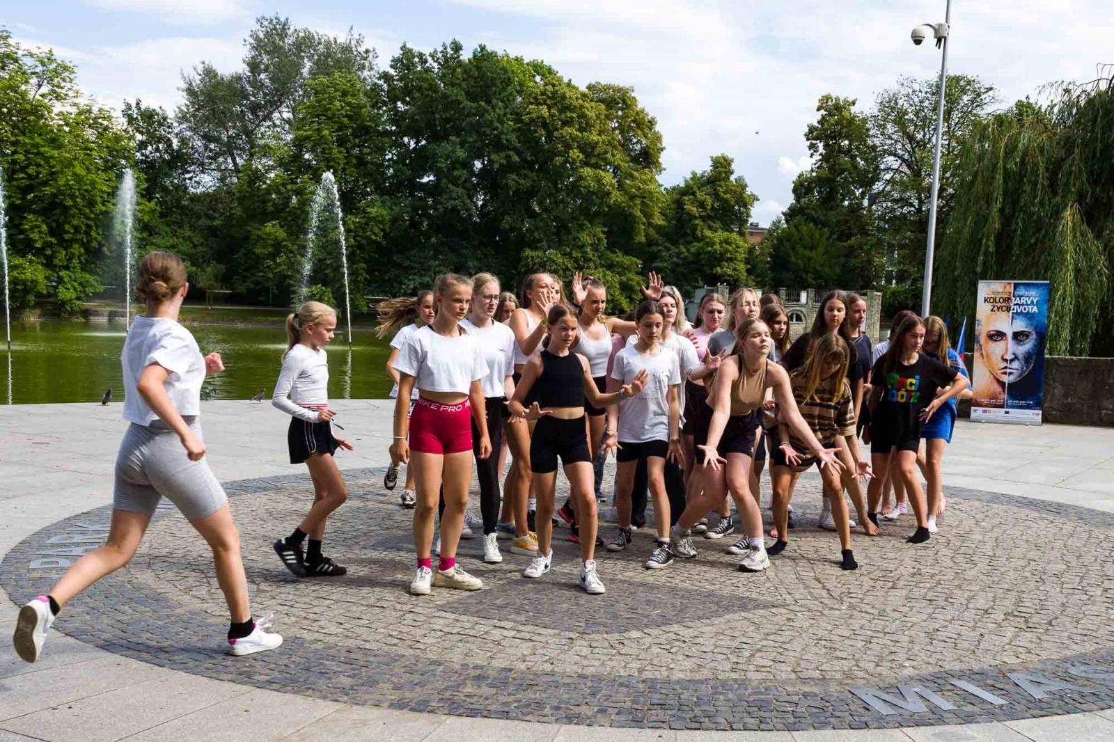 Zdjęcie w galerii na portalu naszraciborz.pl: Kolory życia. Dwudniowe polsko-czeskie warsztaty taneczne w RCK [FOTO] wiadomości z regionu