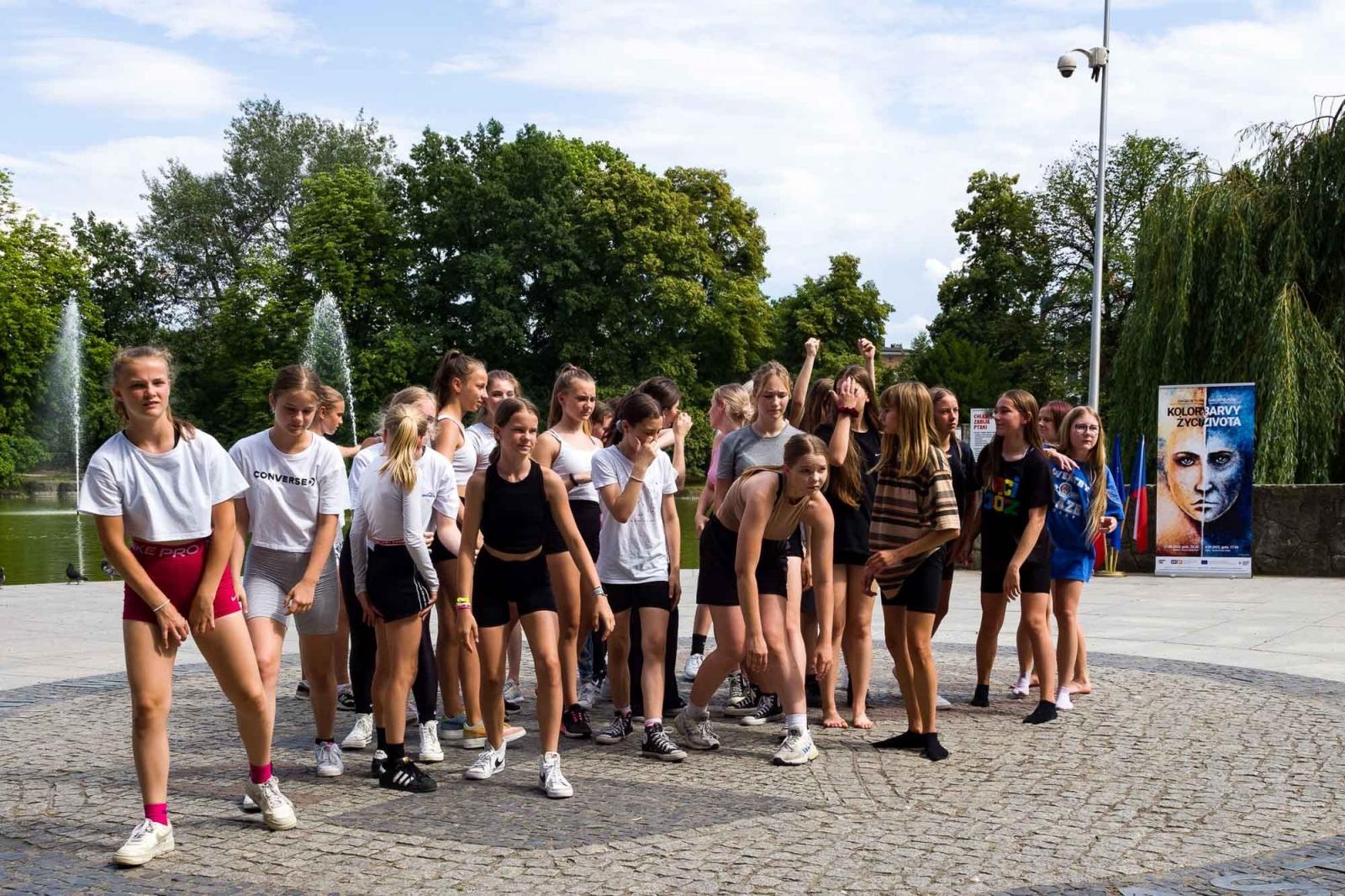Zdjęcie w galerii na portalu naszraciborz.pl: Kolory życia. Dwudniowe polsko-czeskie warsztaty taneczne w RCK [FOTO] wiadomości z regionu