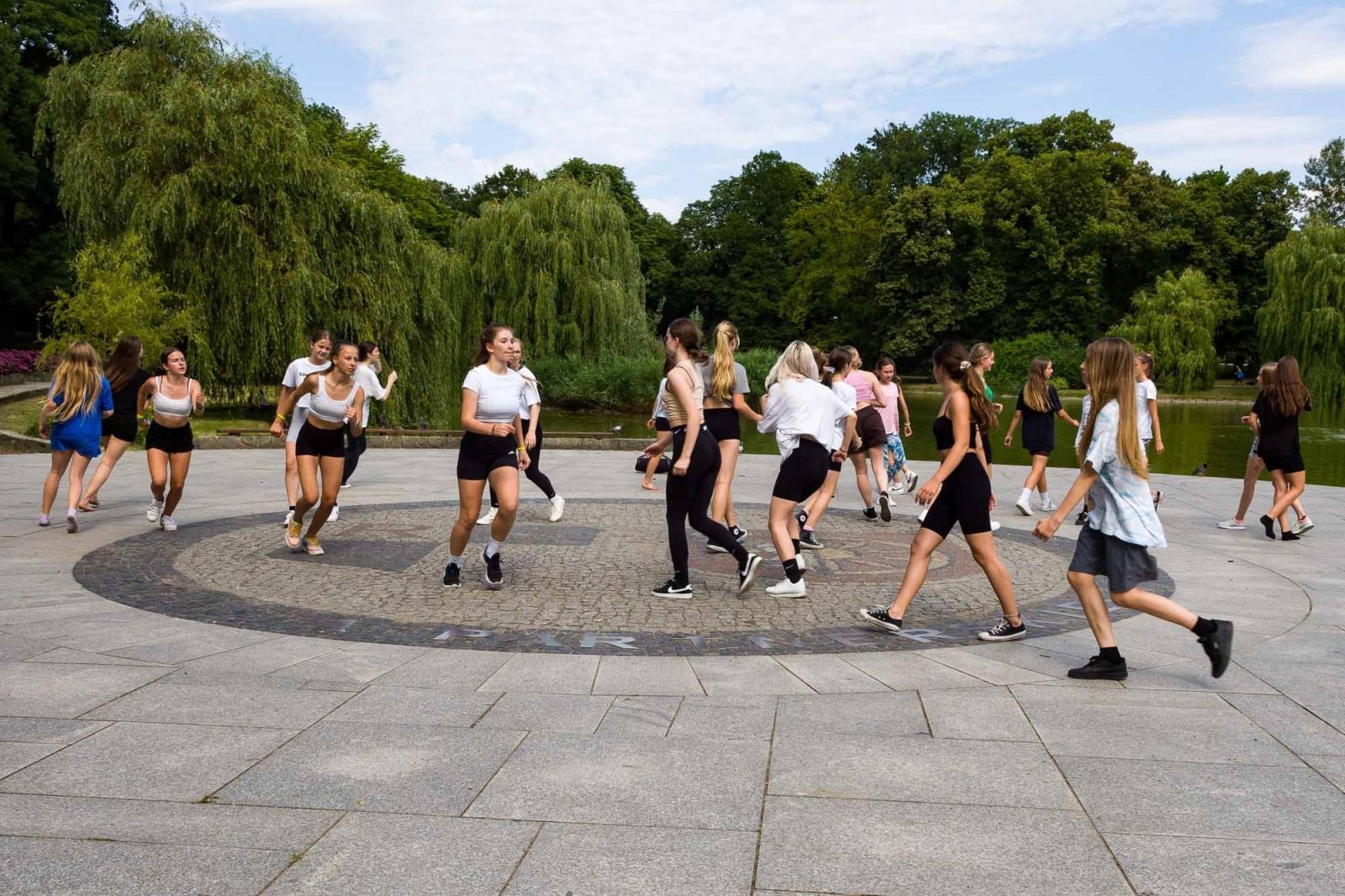 Zdjęcie w galerii na portalu naszraciborz.pl: Kolory życia. Dwudniowe polsko-czeskie warsztaty taneczne w RCK [FOTO] wiadomości z regionu