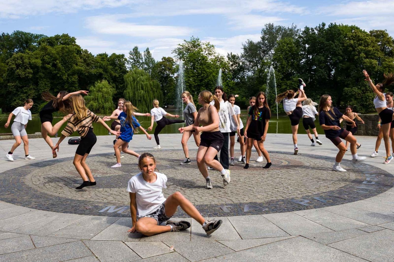 Zdjęcie w galerii na portalu naszraciborz.pl: Kolory życia. Dwudniowe polsko-czeskie warsztaty taneczne w RCK [FOTO] wiadomości z regionu
