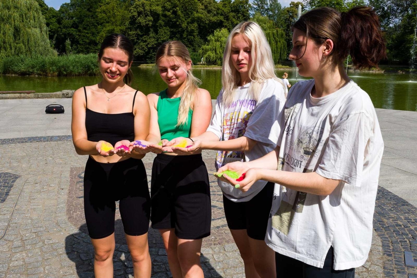 Zdjęcie w galerii na portalu naszraciborz.pl: Kolory życia. Dwudniowe polsko-czeskie warsztaty taneczne w RCK [FOTO] wiadomości z regionu