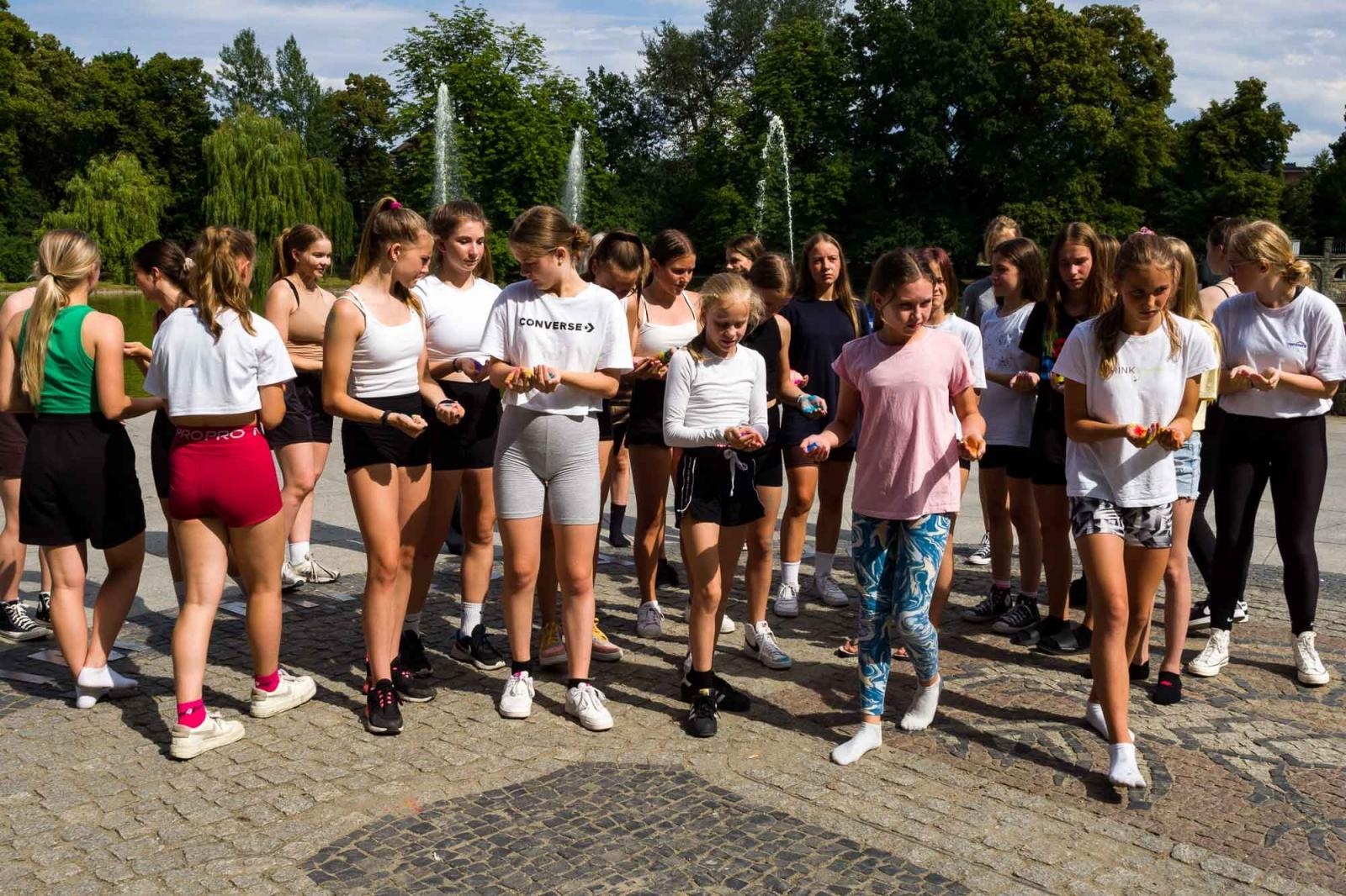 Zdjęcie w galerii na portalu naszraciborz.pl: Kolory życia. Dwudniowe polsko-czeskie warsztaty taneczne w RCK [FOTO] wiadomości z regionu