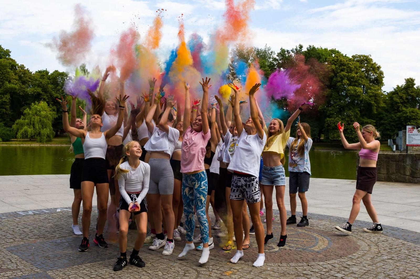 Zdjęcie w galerii na portalu naszraciborz.pl: Kolory życia. Dwudniowe polsko-czeskie warsztaty taneczne w RCK [FOTO] wiadomości z regionu
