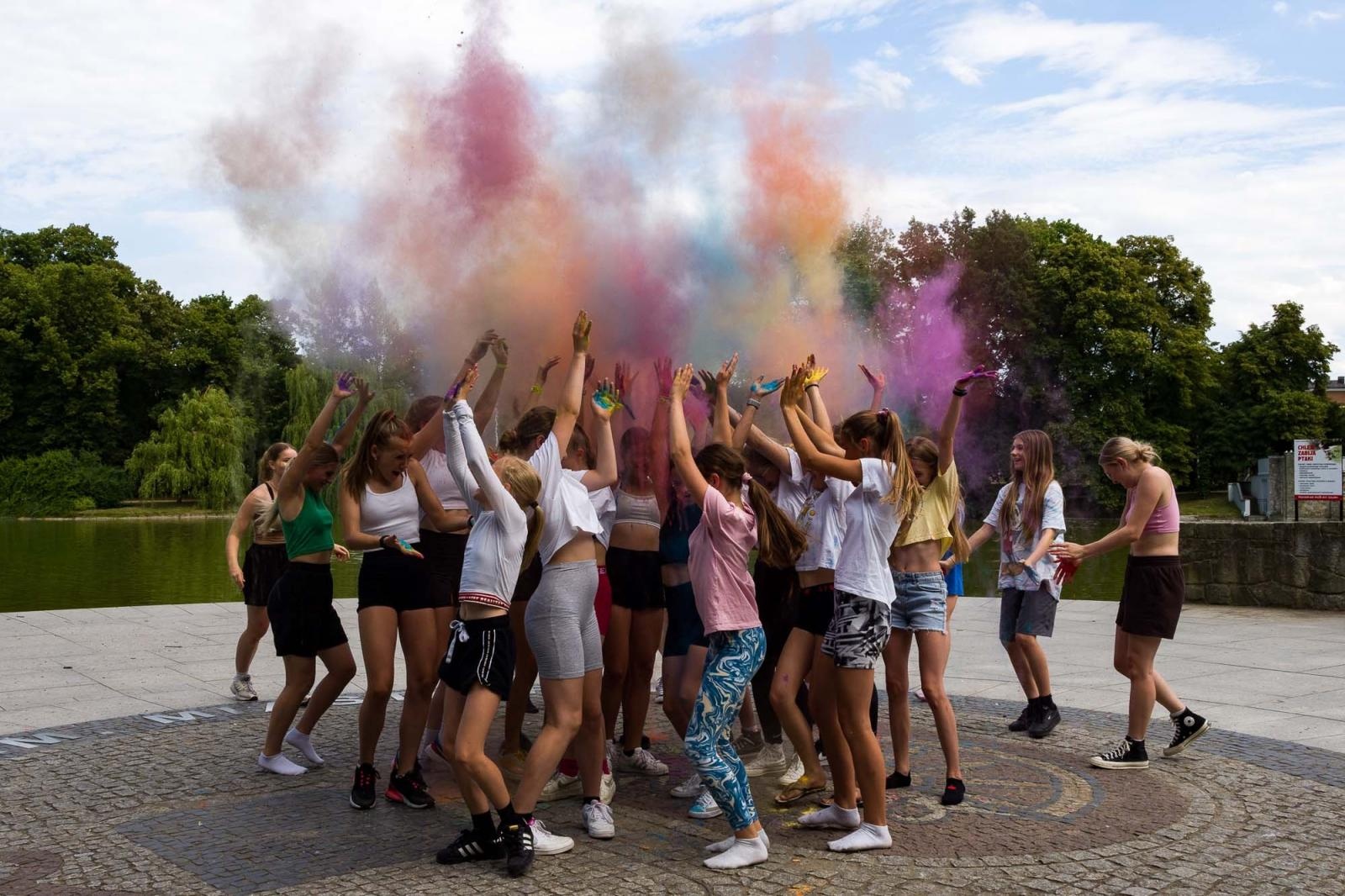 Zdjęcie w galerii na portalu naszraciborz.pl: Kolory życia. Dwudniowe polsko-czeskie warsztaty taneczne w RCK [FOTO] wiadomości z regionu
